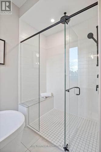 7 Inverlynn Way, Whitby, ON - Indoor Photo Showing Bathroom