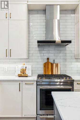 7 Inverlynn Way, Whitby, ON - Indoor Photo Showing Kitchen