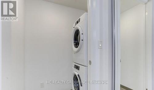 607 - 396 Highway 7 Avenue E, Richmond Hill, ON - Indoor Photo Showing Laundry Room