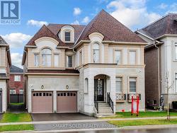209 HILLSVIEW DRIVE  Richmond Hill, ON L4C 4L8