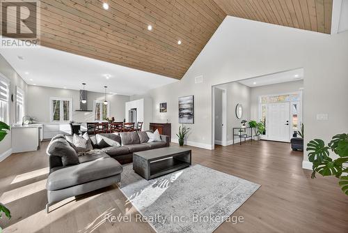 2 Seguin Crescent, Tiny, ON - Indoor Photo Showing Living Room