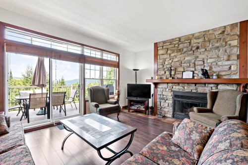 Salon - 8-165 Rue Du Mont-Plaisant, Mont-Tremblant, QC - Indoor Photo Showing Living Room With Fireplace