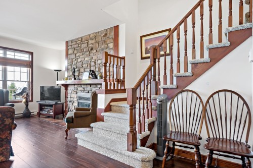 Escalier - 8-165 Rue Du Mont-Plaisant, Mont-Tremblant, QC - Indoor With Fireplace