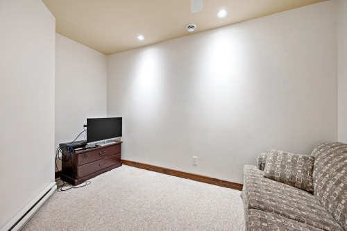 Boudoir - 8-165 Rue Du Mont-Plaisant, Mont-Tremblant, QC - Indoor