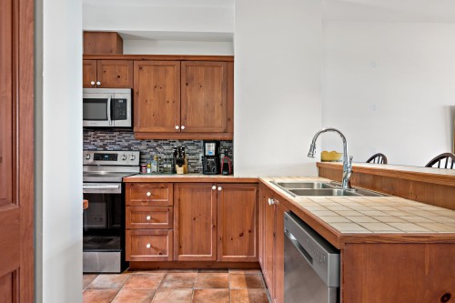 Cuisine - 8-165 Rue Du Mont-Plaisant, Mont-Tremblant, QC - Indoor Photo Showing Kitchen With Double Sink