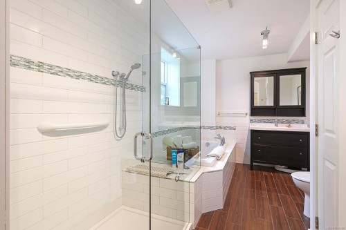 325 Harmston Ave, Courtenay, BC 