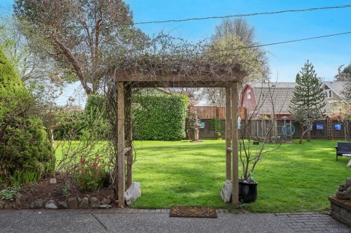325 Harmston Ave, Courtenay, BC 