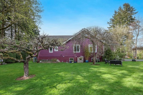 325 Harmston Ave, Courtenay, BC 