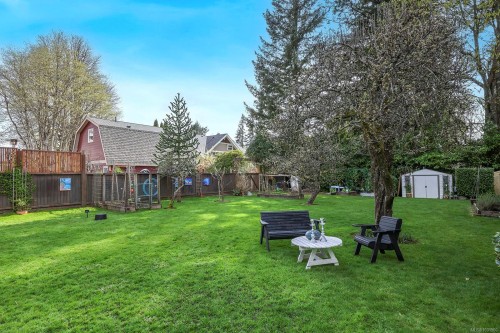 325 Harmston Ave, Courtenay, BC 