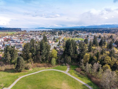 325 Harmston Ave, Courtenay, BC 