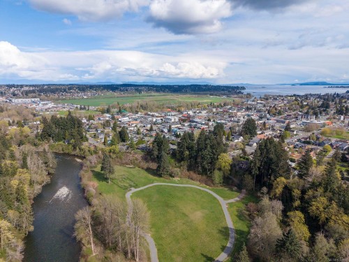 325 Harmston Ave, Courtenay, BC 