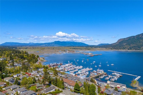 #204-1715 Pritchard St, Cowichan Bay, BC 