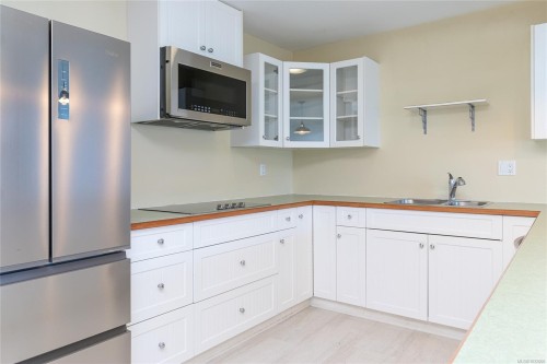 #204-1715 Pritchard St, Cowichan Bay, BC 