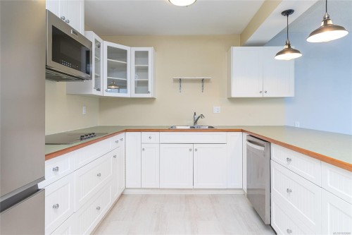 #204-1715 Pritchard St, Cowichan Bay, BC 