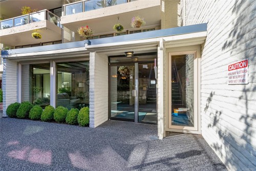 #204-1715 Pritchard St, Cowichan Bay, BC 