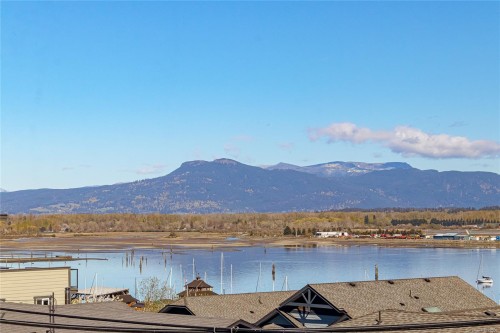 #204-1715 Pritchard St, Cowichan Bay, BC 