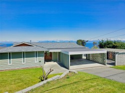 7158 Dickinson Rd  Lantzville, BC V0R 2H0