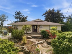 567 Prince Robert Dr View Royal, BC V9B 1E1