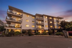 207-848 Esquimalt Rd Esquimalt, BC V9A 6W9