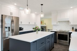 1290 Lidgate Crt Saanich, BC V8Z 7E3