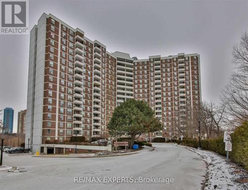 1101 - 20 EDGECLIFF GOLFWAY  Toronto, ON M3C 3A4