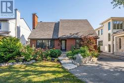 513 WINDERMERE AVENUE  Ottawa, ON K2A 2W3