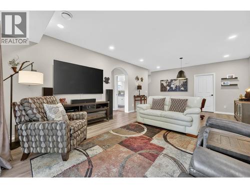 3925 Gallaghers Circle, Kelowna, BC - Indoor Photo Showing Living Room
