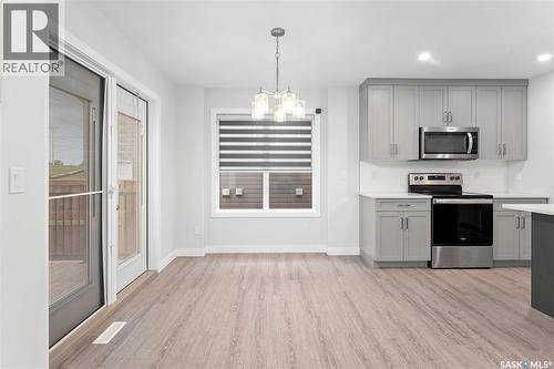 304 Pepper Place, Saskatoon, SK - Indoor Photo Showing Kitchen