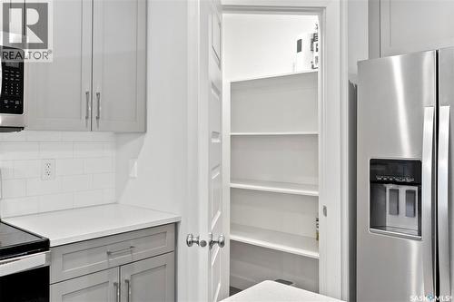 304 Pepper Place, Saskatoon, SK - Indoor Photo Showing Kitchen
