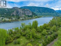 1601 ARROW LAKES Drive  Castlegar, BC V1N 3N3