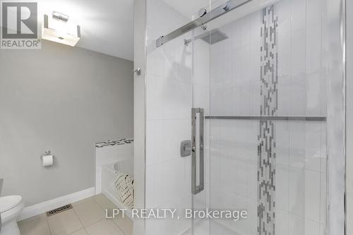 319 Glynn Avenue, Ottawa, ON - Indoor Photo Showing Bathroom