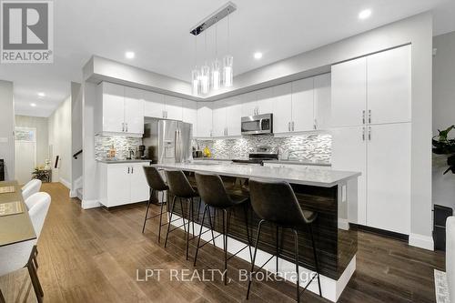 319 Glynn Avenue, Ottawa, ON - Indoor Photo Showing Kitchen With Upgraded Kitchen