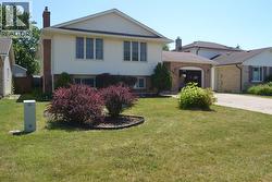 1012 PLYMOUTH STREET Sarnia, ON N7S 5Z5