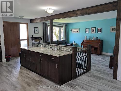 Entering kitchen & Dining area - 320 Baldwin Avenue, Cornwall, ON - Indoor