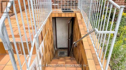9747 Bathurst Street, Richmond Hill, ON 