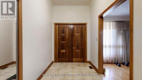 9747 Bathurst Street, Richmond Hill, ON 