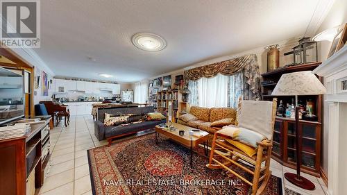 9747 Bathurst Street, Richmond Hill, ON - Indoor