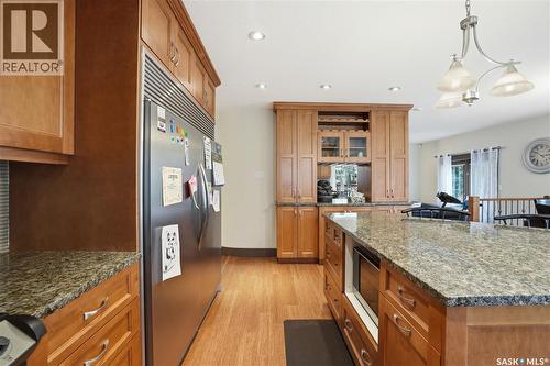 301 Coldspring Crescent, Saskatoon, SK - Indoor Photo Showing Kitchen With Upgraded Kitchen