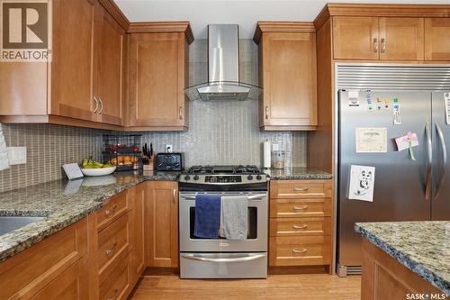 301 Coldspring Crescent, Saskatoon, SK - Indoor Photo Showing Kitchen With Upgraded Kitchen