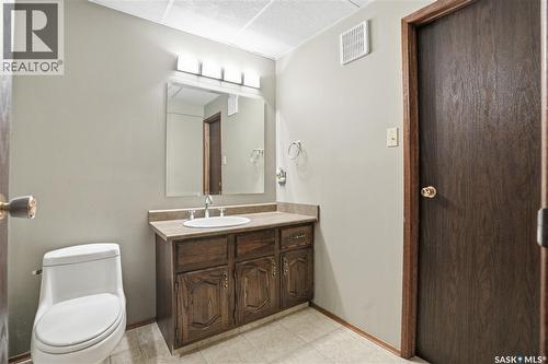 301 Coldspring Crescent, Saskatoon, SK - Indoor Photo Showing Bathroom