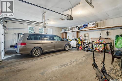 301 Coldspring Crescent, Saskatoon, SK - Indoor Photo Showing Garage