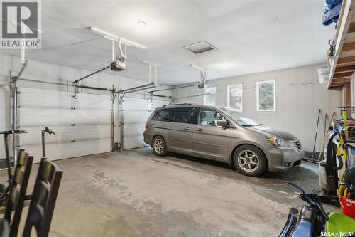 301 Coldspring Crescent, Saskatoon, SK - Indoor Photo Showing Garage
