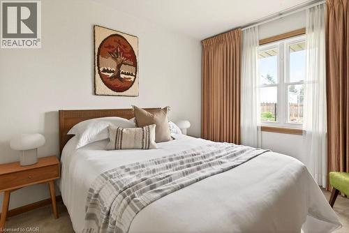 189 Hoover Crescent, Hamilton, ON - Indoor Photo Showing Bedroom