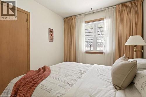 189 Hoover Crescent, Hamilton, ON - Indoor Photo Showing Bedroom