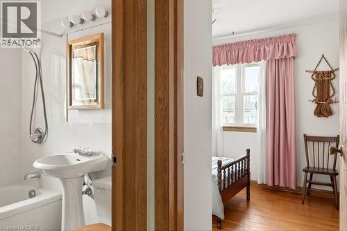 189 Hoover Crescent, Hamilton, ON - Indoor Photo Showing Bathroom