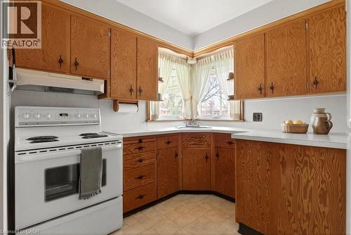 189 Hoover Crescent, Hamilton, ON - Indoor Photo Showing Kitchen