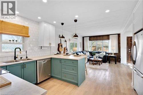 28 Macpherson Crescent, Flamborough, ON - Indoor Photo Showing Kitchen With Double Sink With Upgraded Kitchen
