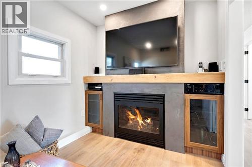 28 Macpherson Crescent, Flamborough, ON - Indoor Photo Showing Living Room With Fireplace