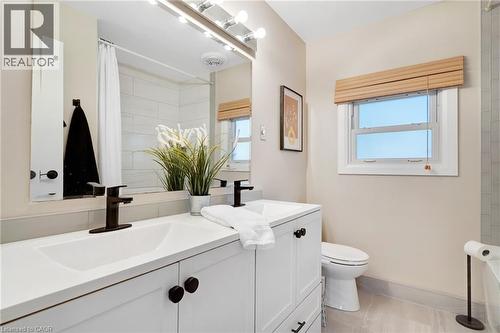 28 Macpherson Crescent, Flamborough, ON - Indoor Photo Showing Bathroom
