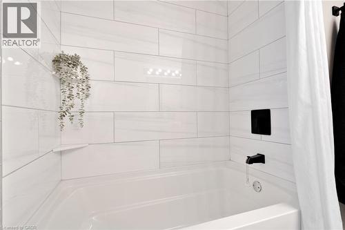 28 Macpherson Crescent, Flamborough, ON - Indoor Photo Showing Bathroom